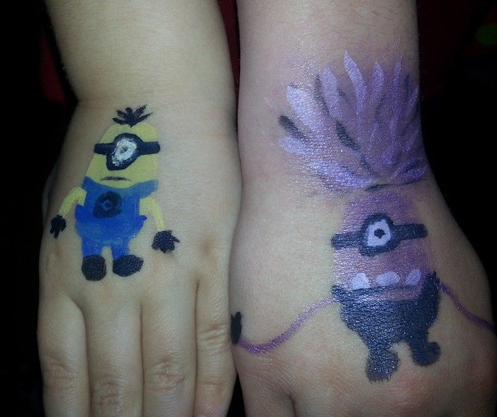 Snazaroo Party Face Paint Minions on hand