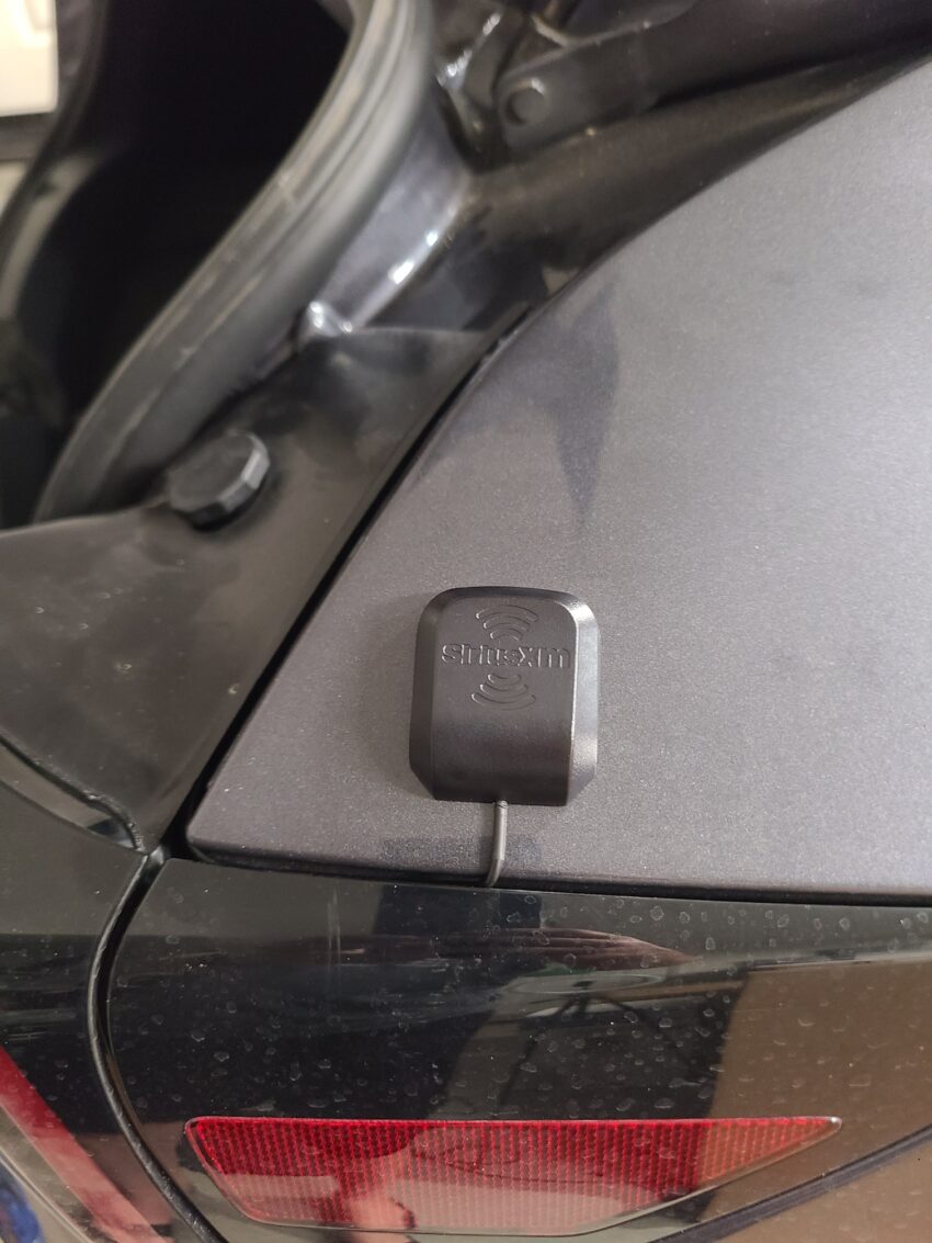 Tesla SiriusXM Satellite Radio Integrated in Model 3 deedni
